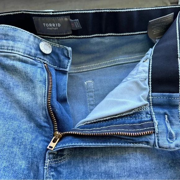 Torrid Bombshell straight leg ankle Jeans midrise stonewash 90s casual plus size - Picture 4 of 11